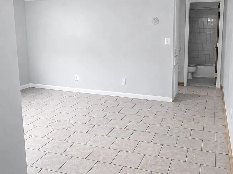 810 7th St SE — Photo 37