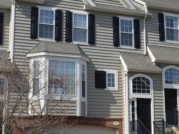 242 Cherry Ln, Kennett Square, PA 19348