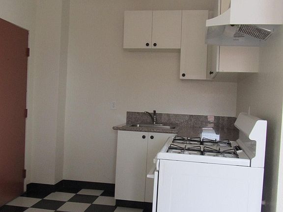 3rd image of 346 N Vermont Ave APT 310