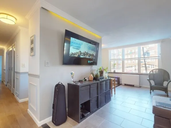 712 N Broad St #2A, Elizabeth City, NJ 07208