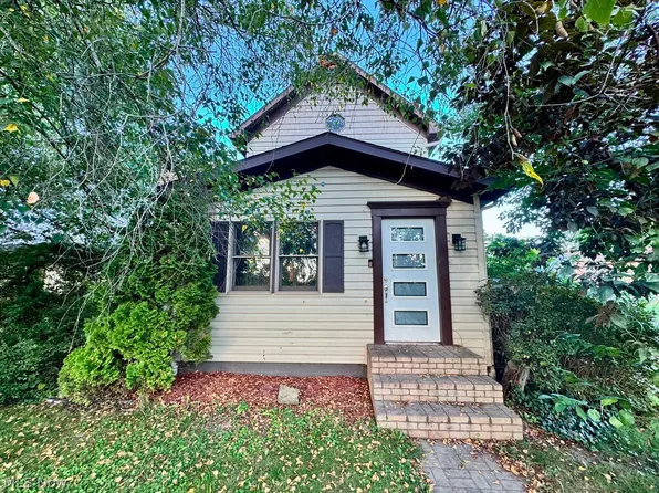 (undisclosed Address), New Philadelphia, OH 44663