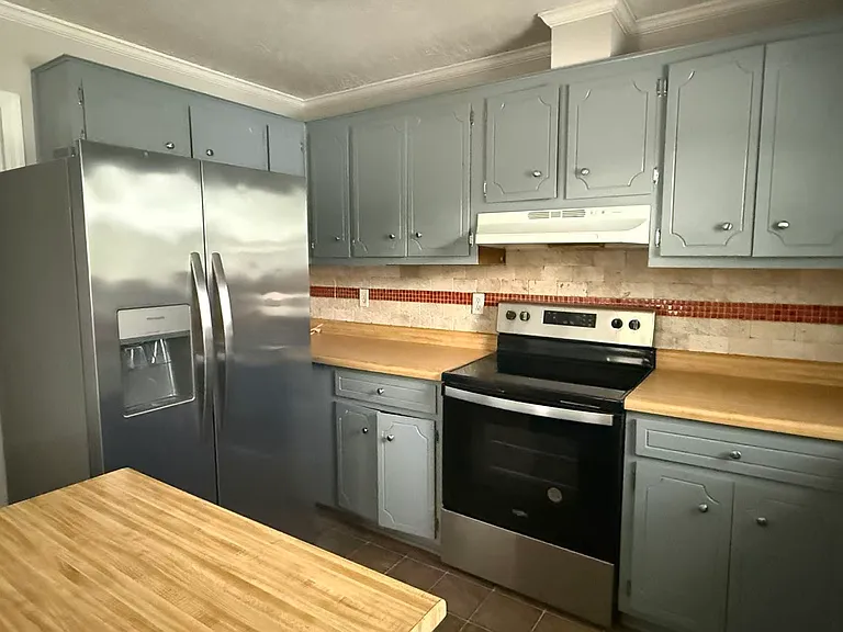 3909 Almon Dr — Photo 2
