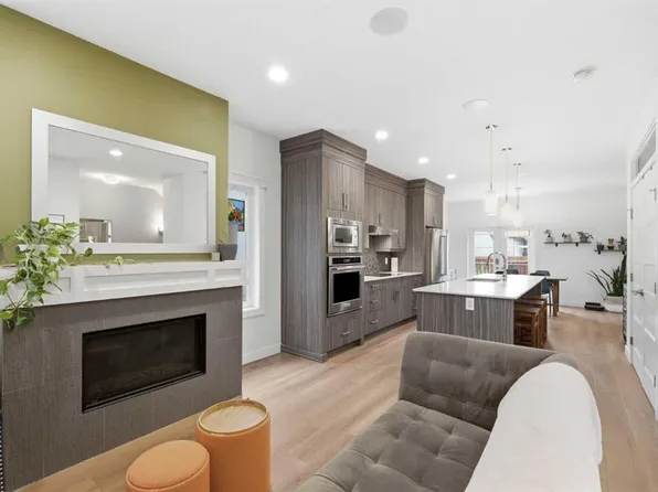 308 S 11th Ave NE #5, Calgary, AB T2E 0Z1