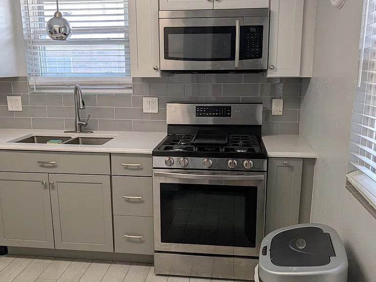 9035 Bessemer Ave — Photo 6