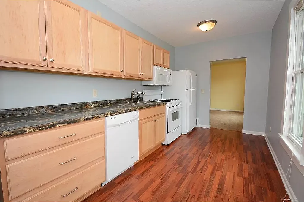 3 bed, 1500 sqft, $1,500 — Photo 4