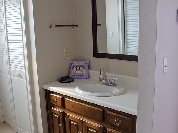 Full bathroom #3 fixture