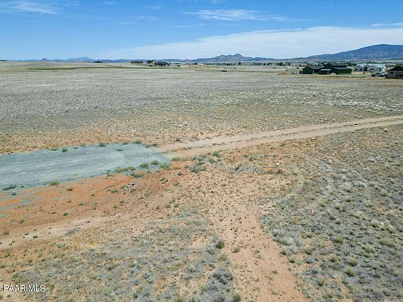3rd image of 0 N Miles City Way