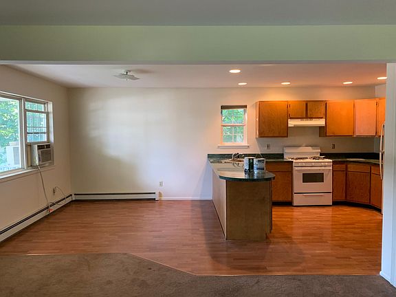 2nd image of 111 Bellerose Ave