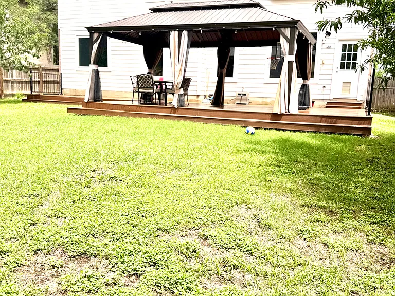 706 Hilltop Dr — Photo 5