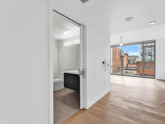 3rd image of 1545 Pine St #307