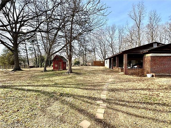5th image of 1418 Richardson Dr