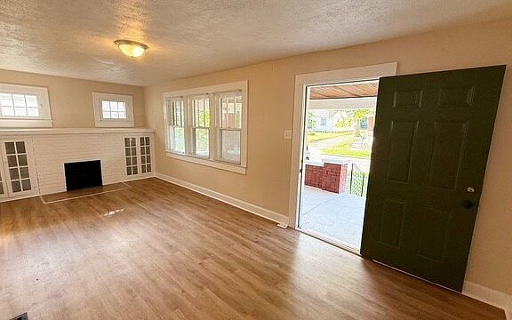 4th image of 5936 Dewey Ave