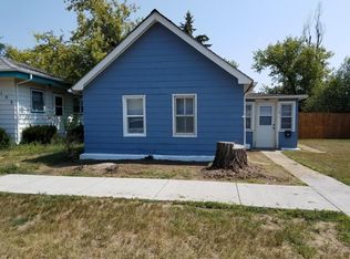119 3rd Ave SW, Dickinson, ND 58601