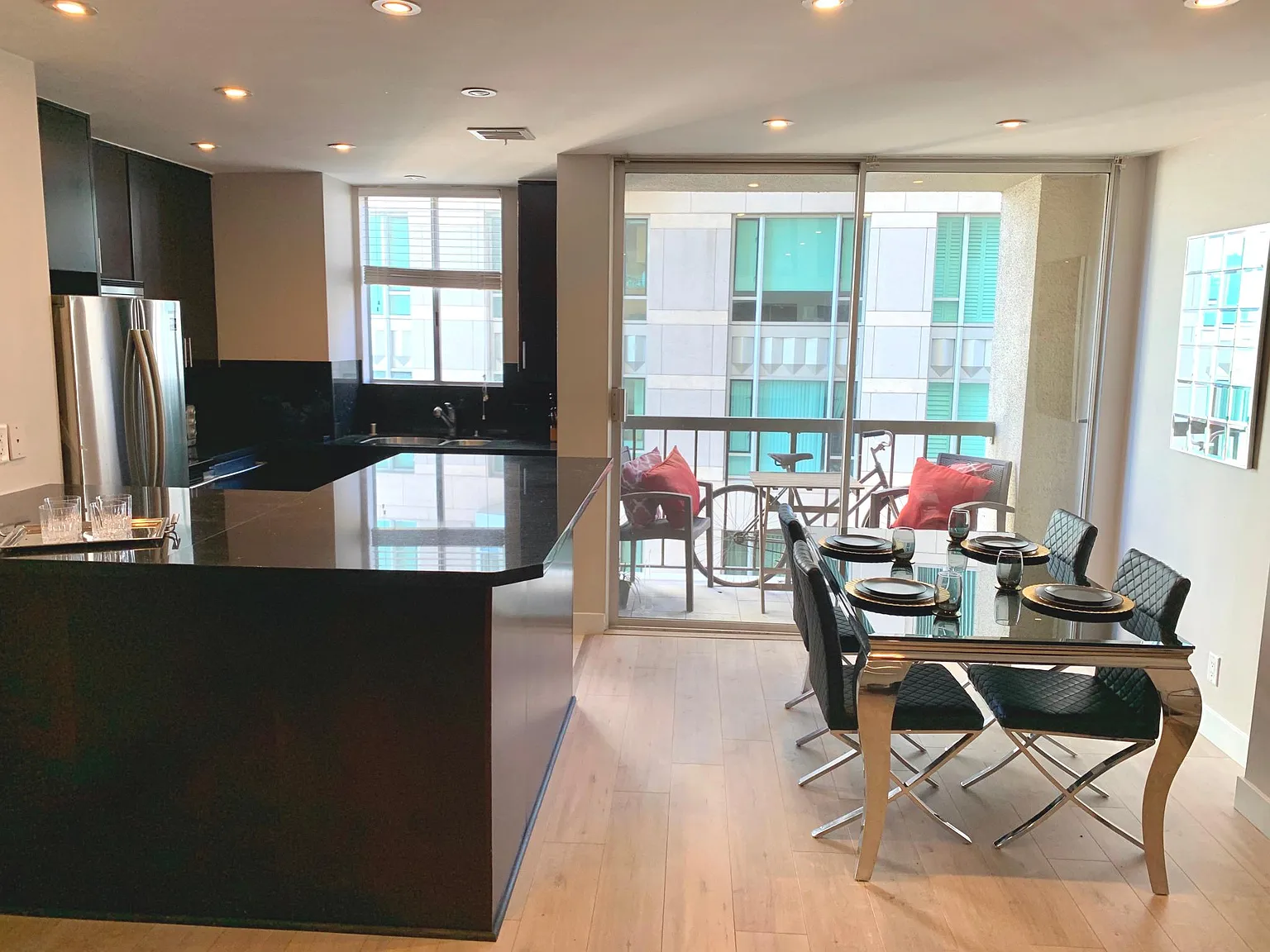 10747 Wilshire Blvd — Photo 3