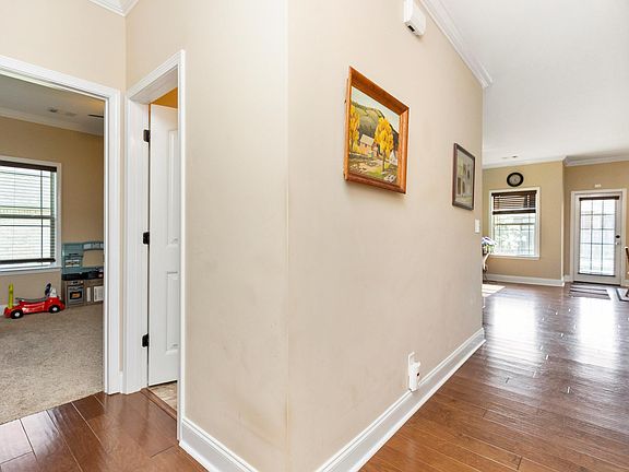 5th image of 105 Ravencrest Dr