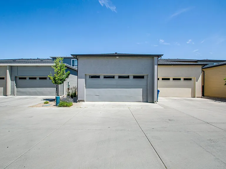3961 E Parkcenter Blvd — Photo 32