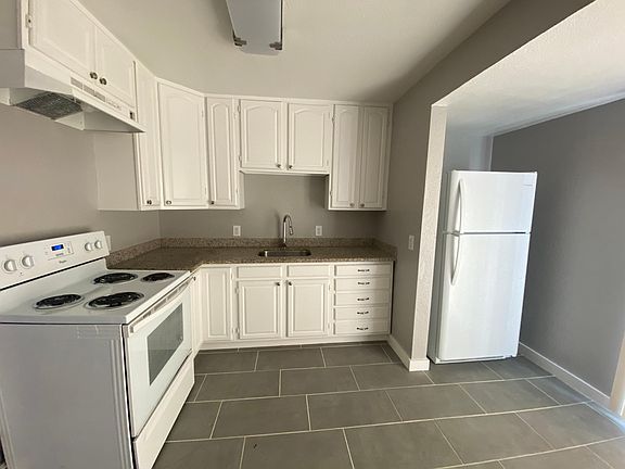 3rd image of 5307 Columbia Ave #5309