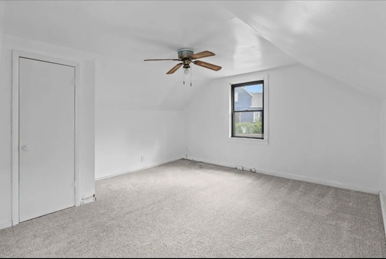 2 bed, 925 sqft, $1,200 — Photo 3