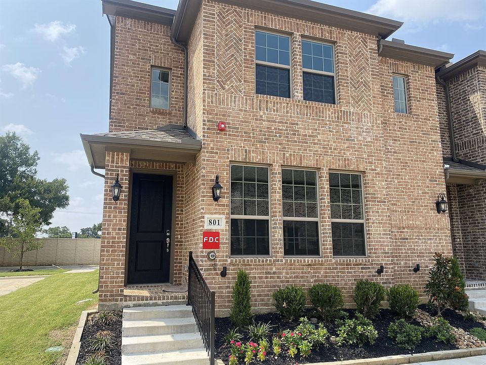 1st image of 801 Ponds Edge Ln #1