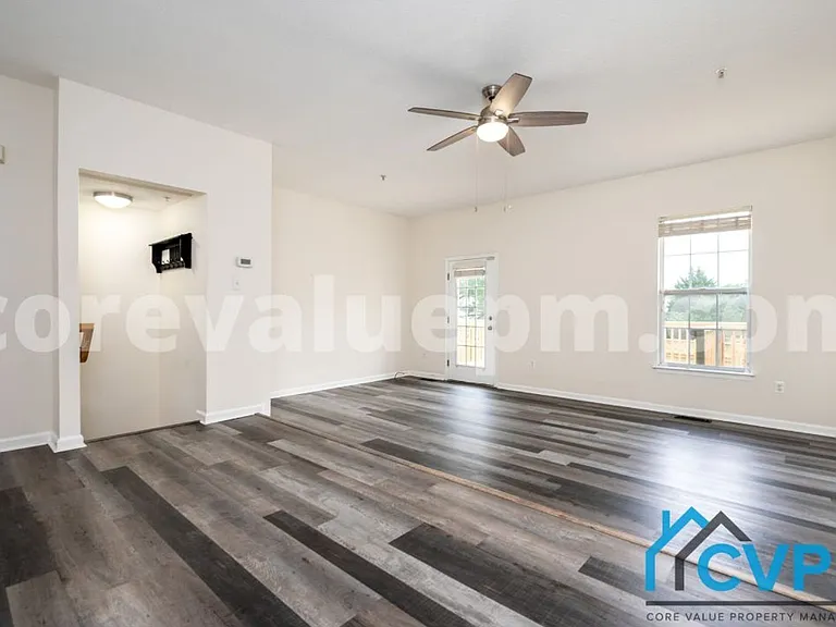 255 Seneca Ter — Photo 7