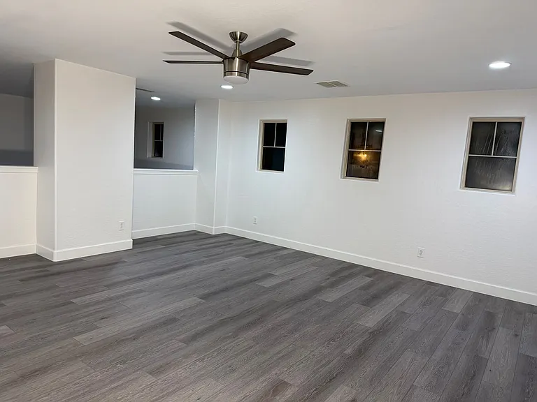 42502 W Somerset Dr — Photo 1