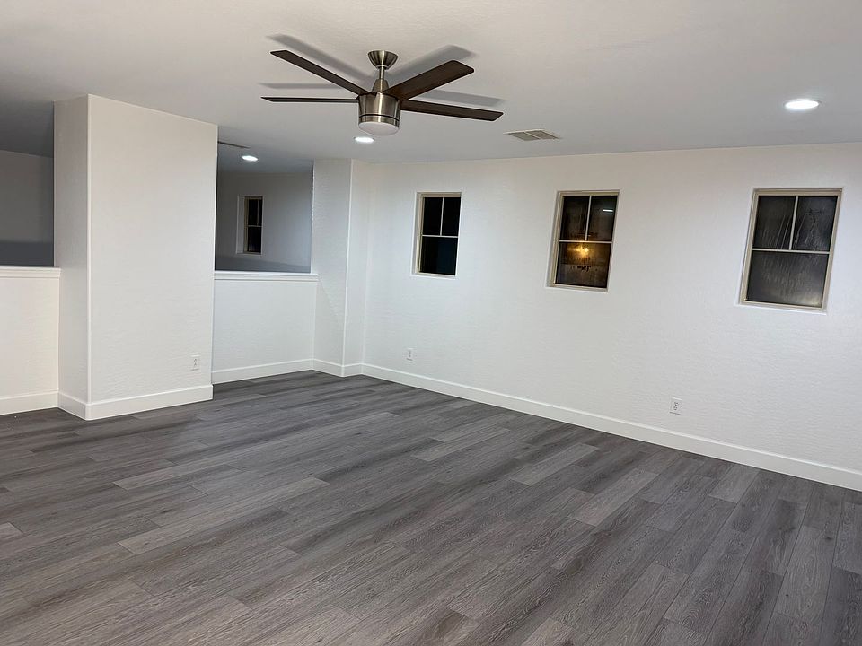 1st image of 42502 W Somerset Dr