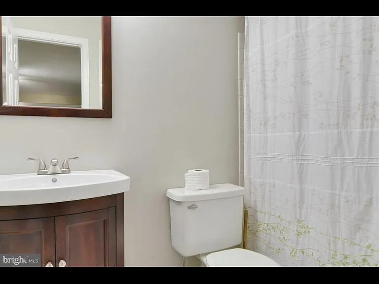 9630 Hillock Ct — Photo 13