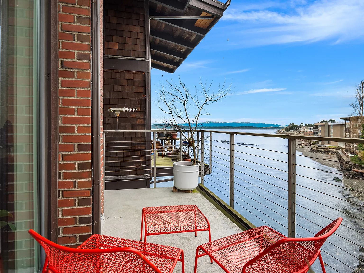 2 bed, 1080 sqft, $3,800 — Photo 3