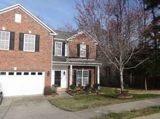 114 Garfield Ln, Simpsonville, SC 29681