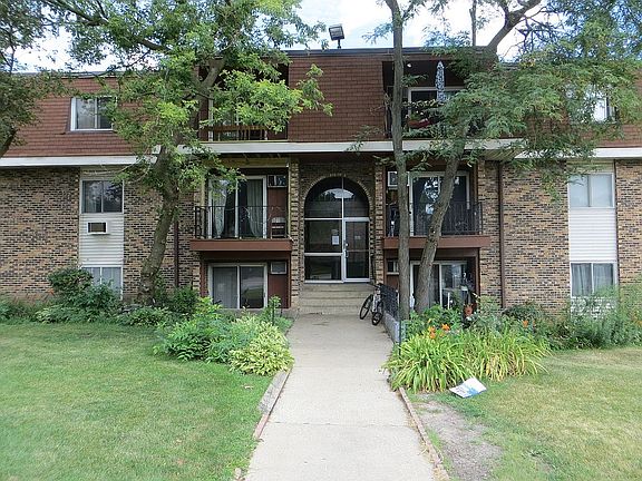 3rd image of 1165 Meadow Ln APT 301