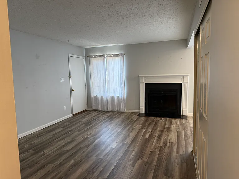 410 Abbotsleigh Ct — Photo 16