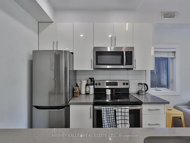 160 Lansdowne Ave #1 — Photo 8