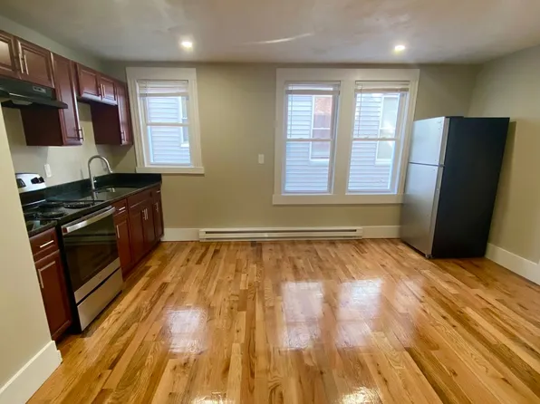 39 Salem St Unit 1, Lynn, MA 01905