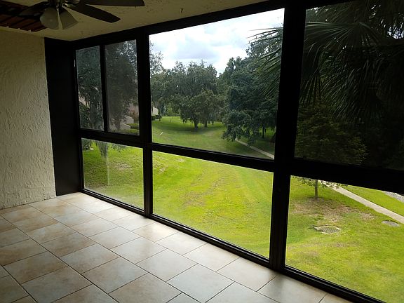 Screened-in Porch