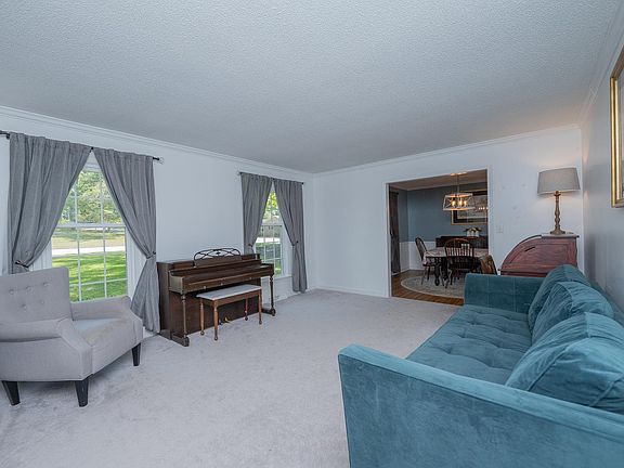 5th image of 201 Winsford Dr