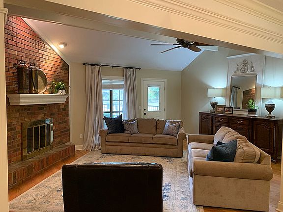 5th image of 107 E Armistead Dr