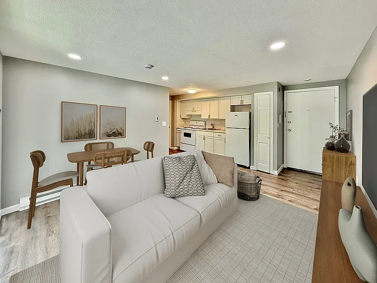 305 Grant St #2 — Photo 1