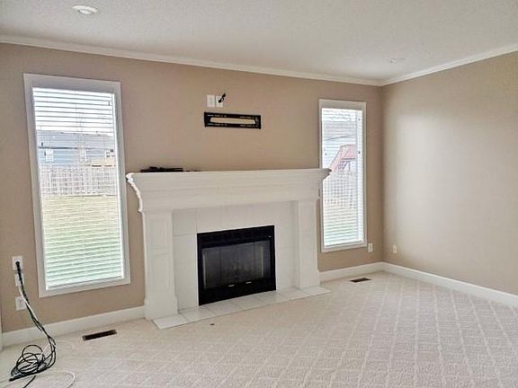 5th image of 1012 NE Scenic Cir