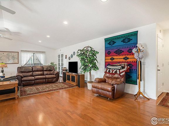 3rd image of 2942 Sombrero Ln