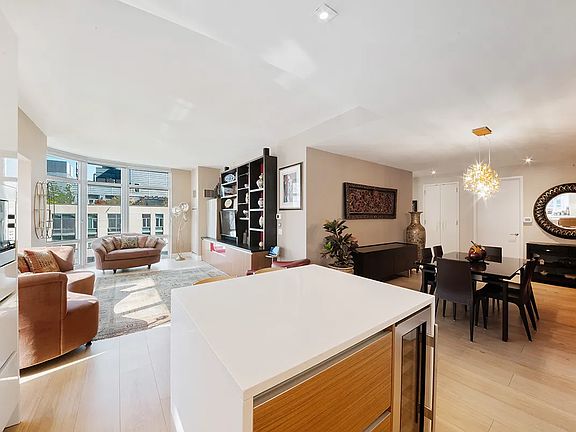 5th image of 555 W 59th St APT 11B