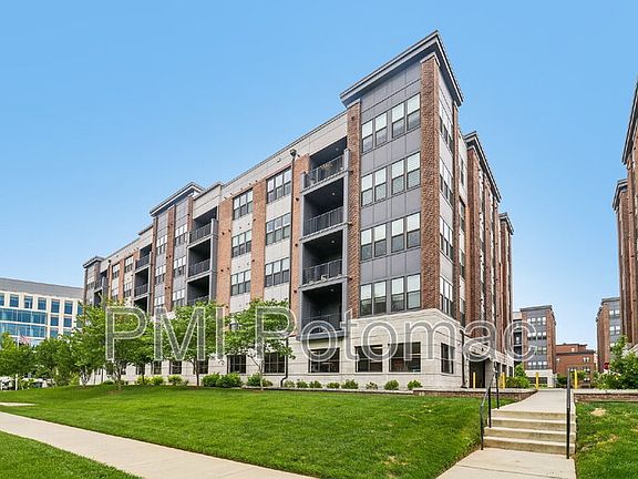 3rd image of 3503 Bellflower Ln #406