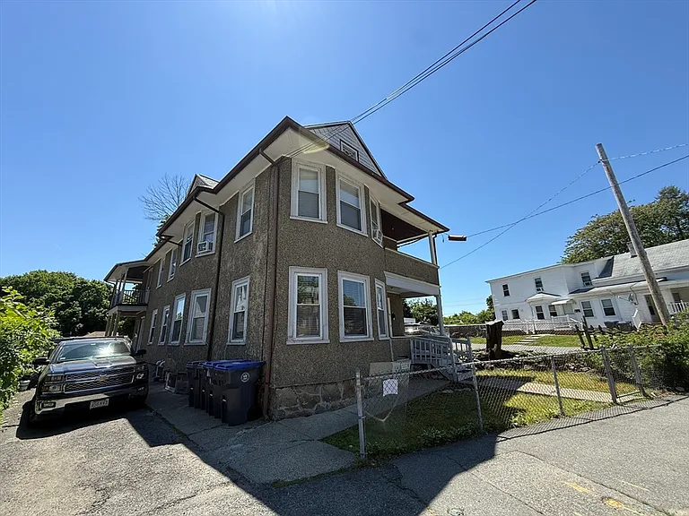 62-64 Lawrence St #62 — Photo 17