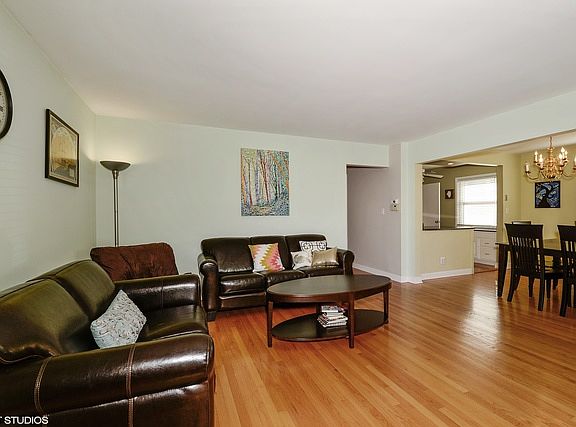 3rd image of 7445 N Odell Ave