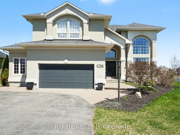 6796 Suncrest Dr, Ottawa, ON K4P 0B2