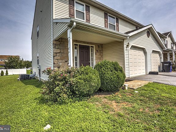 4th image of 631 Sunflower St