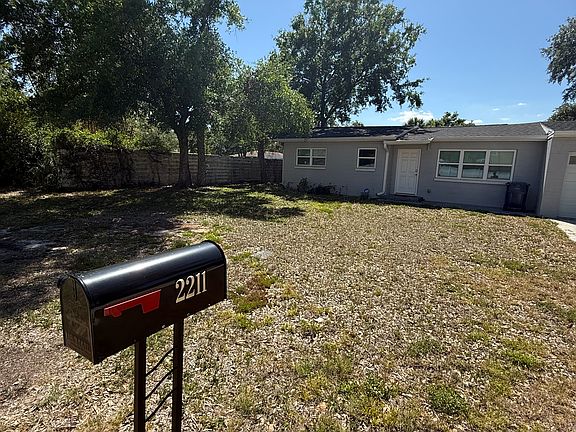 4th image of 2211 S Lois Ave