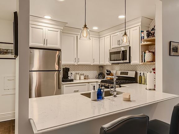 5th image of 1500 N Lasalle St #3C