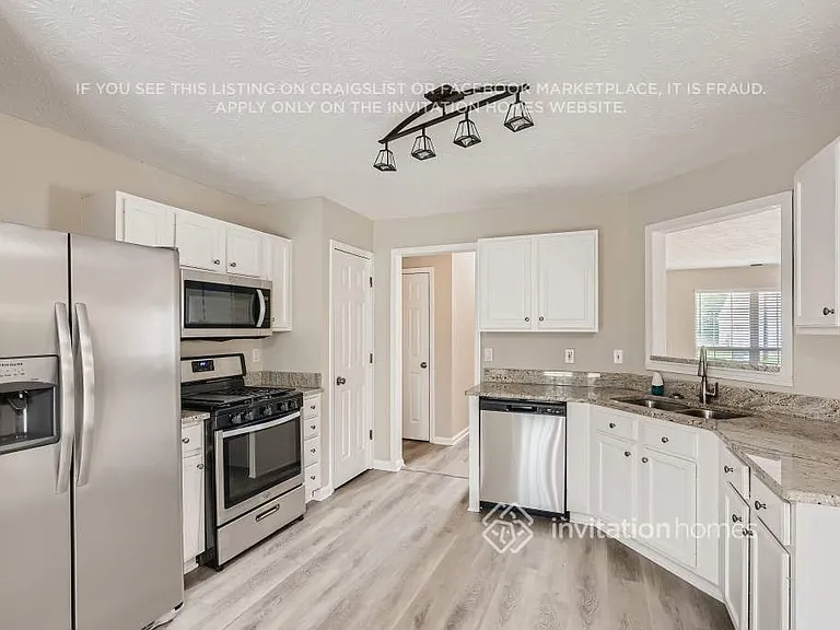 1210 Summerstone Trce — Photo 11