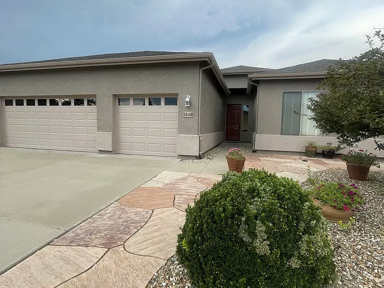 5649 N Bentley Ct — Photo 4