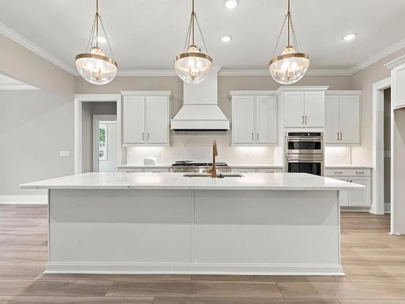 3rd image of 1113 Golf View Dr.